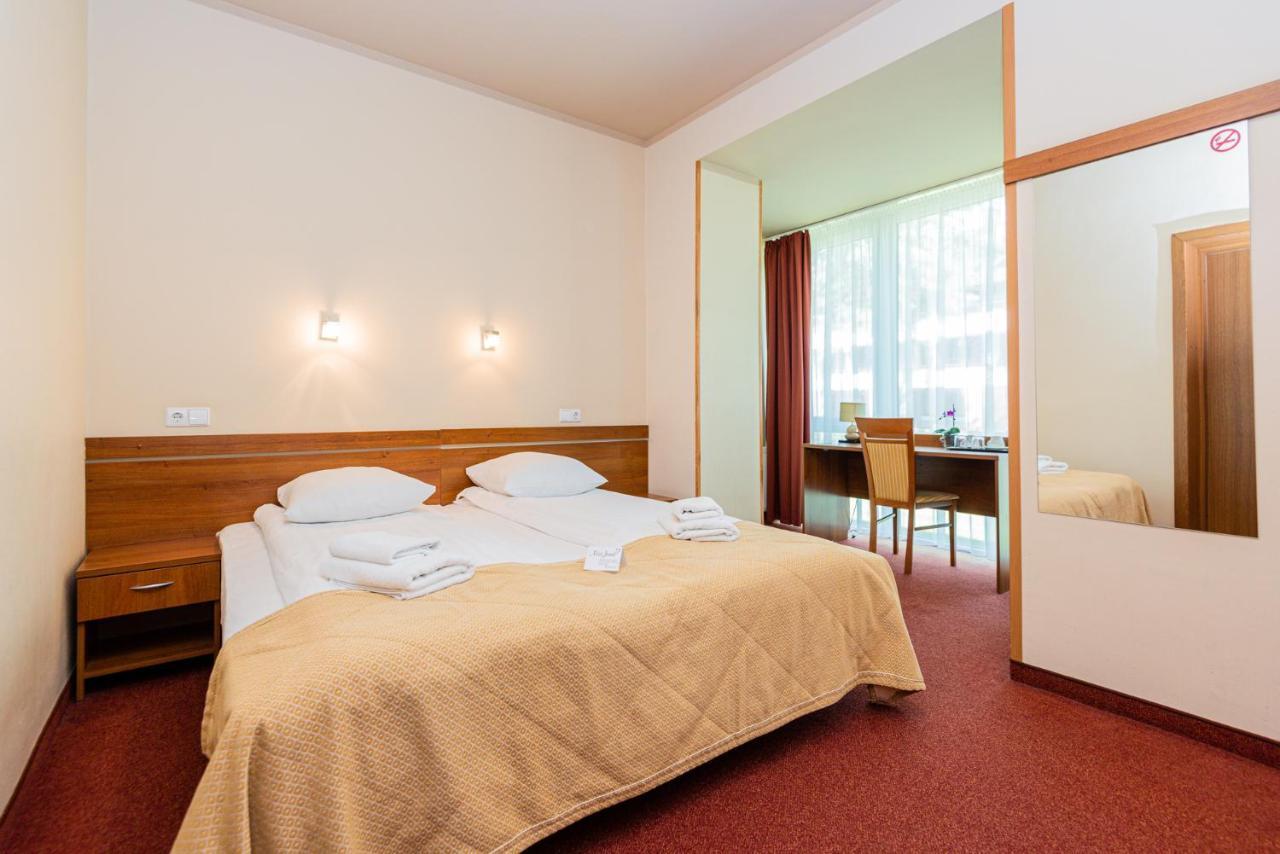 Zuvedra Hotel พาลังกา ภายนอก รูปภาพ